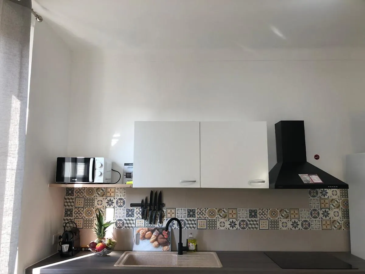 Perle Rare , 2 Pieces Traversant Au Coeur De Golfe-Juan Vallauris Apartment
